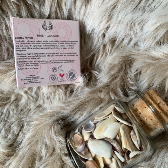 True + Luscious Camera Powder Setting Powder - Picture 3 of 4